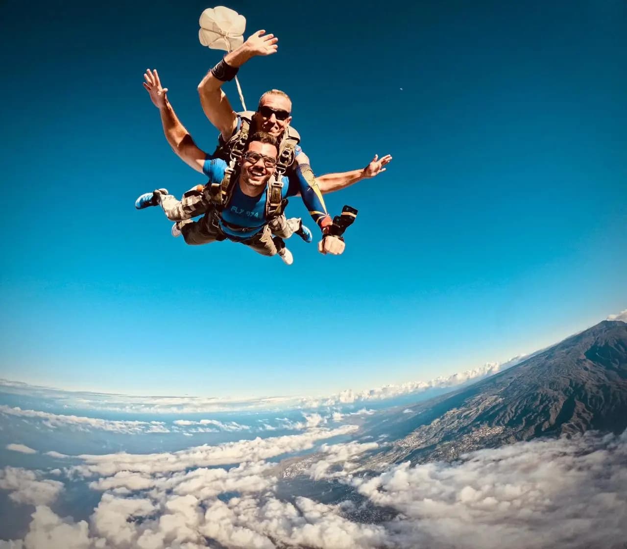 Saut VIP les sensations fortes en parachute depuis un hélicoptère